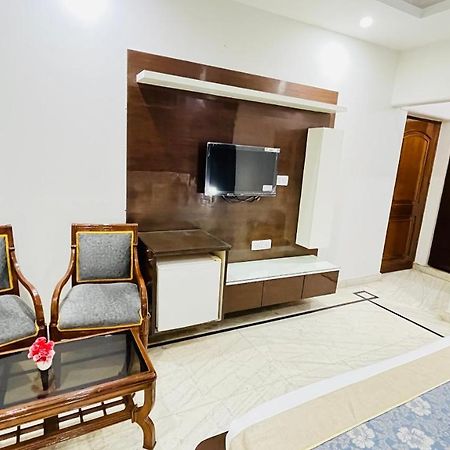 Hotel Starline Sector 28 Gurgaon Buitenkant foto
