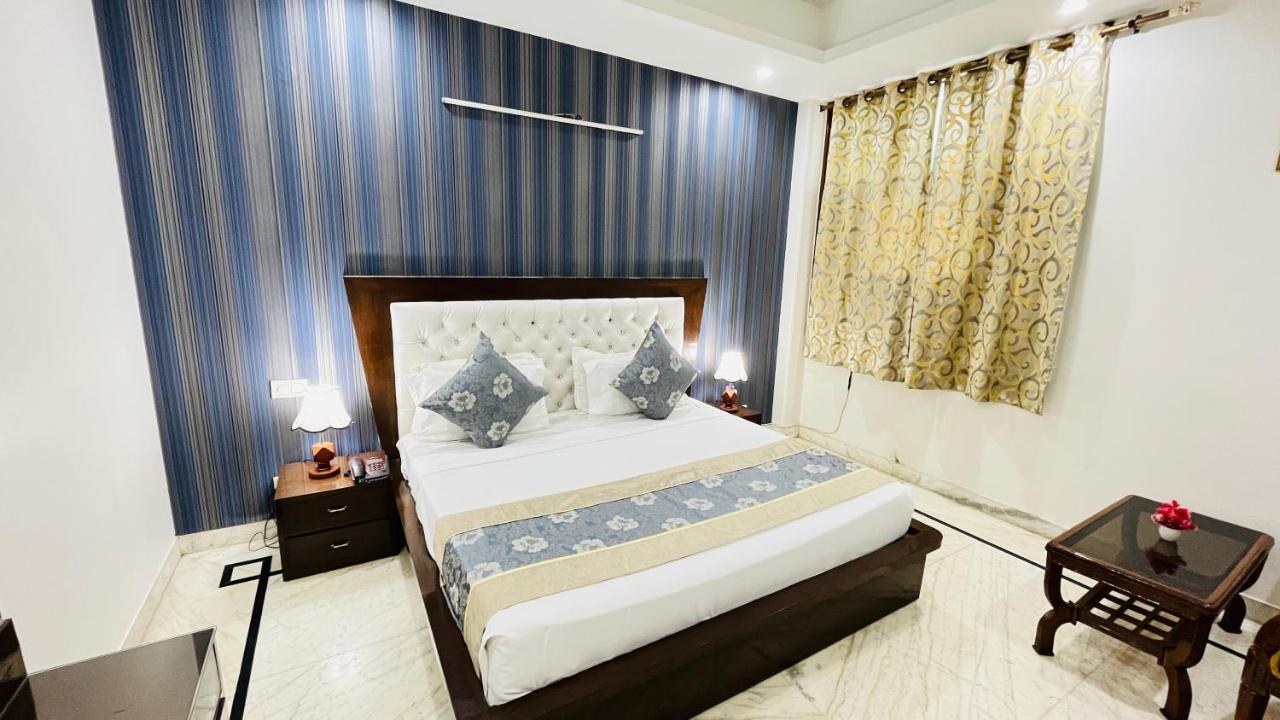 Hotel Starline Sector 28 Gurgaon Buitenkant foto