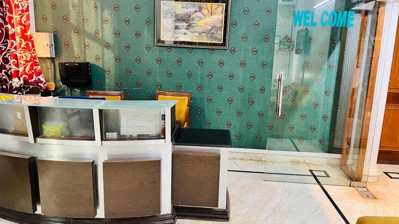 Hotel Starline Sector 28 Gurgaon Buitenkant foto