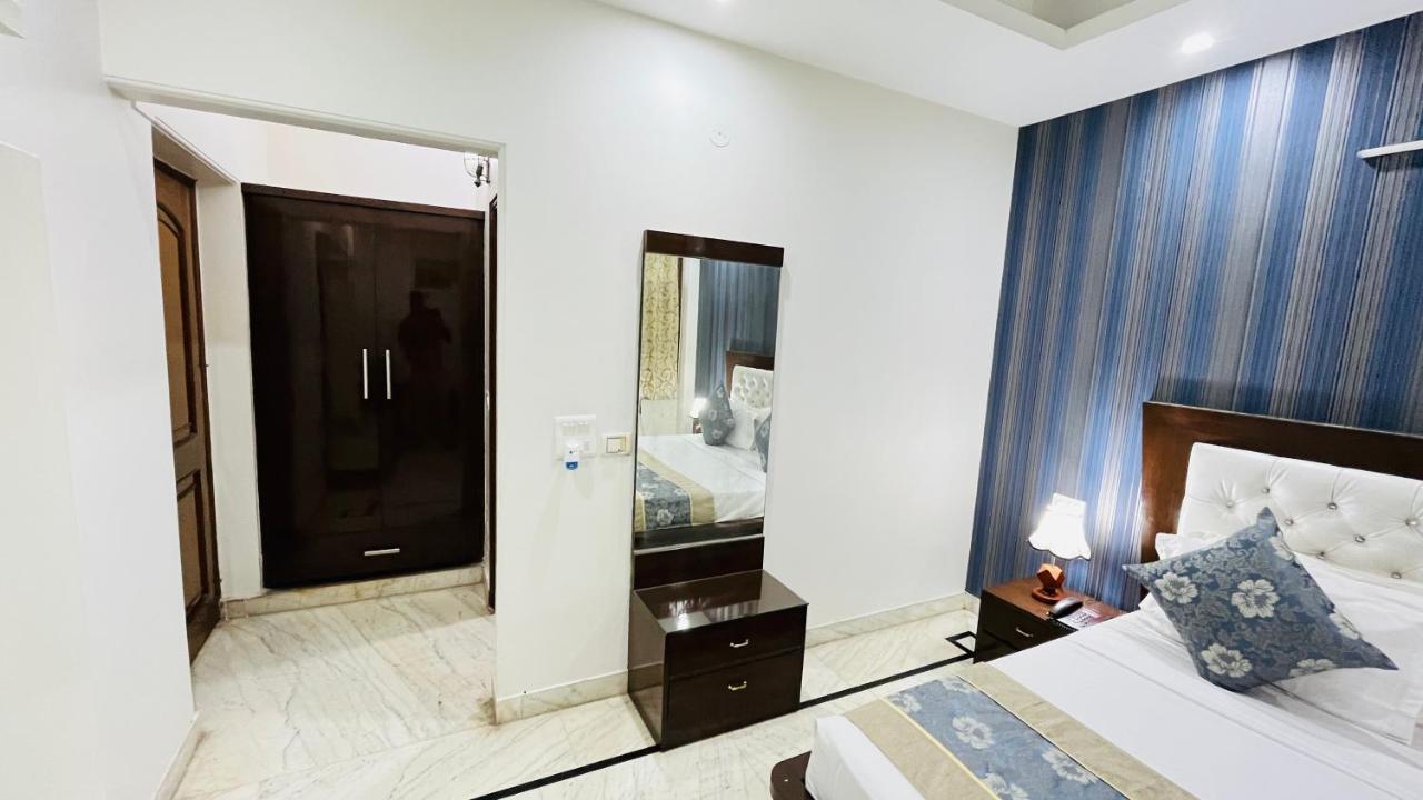 Hotel Starline Sector 28 Gurgaon Buitenkant foto