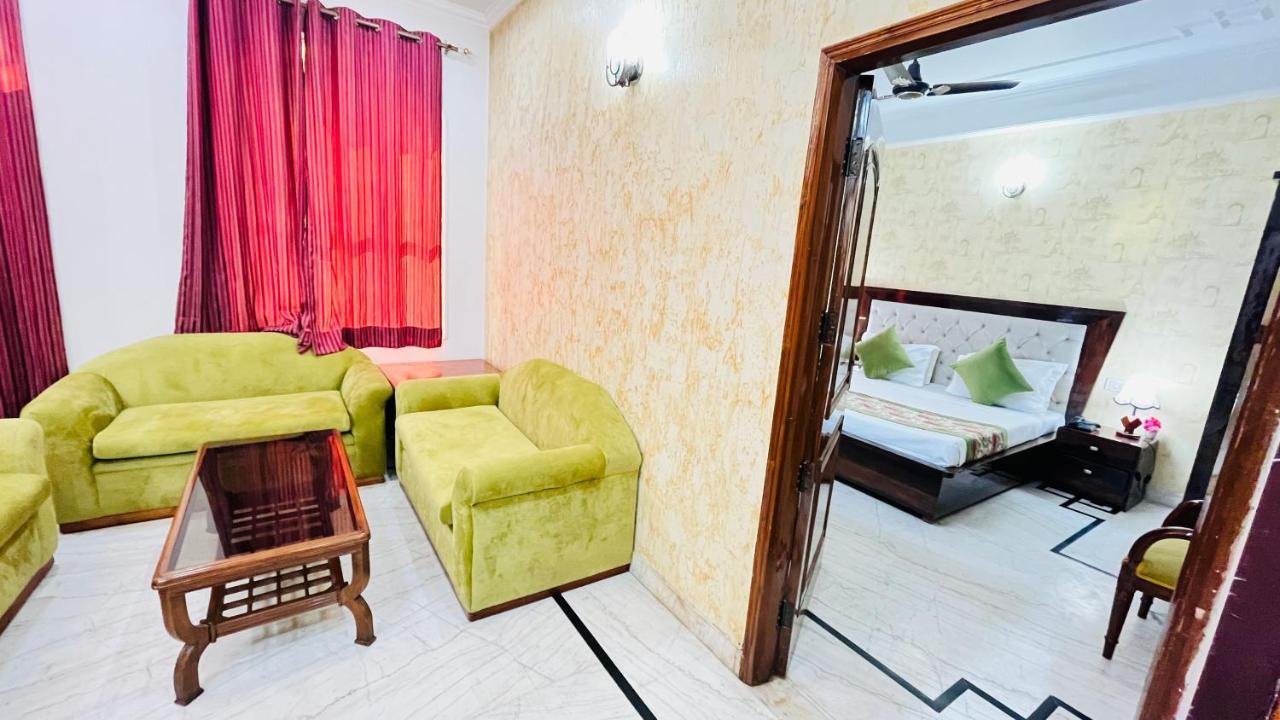 Hotel Starline Sector 28 Gurgaon Buitenkant foto