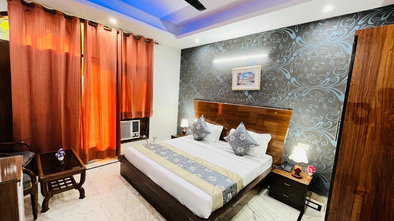 Hotel Starline Sector 28 Gurgaon Buitenkant foto