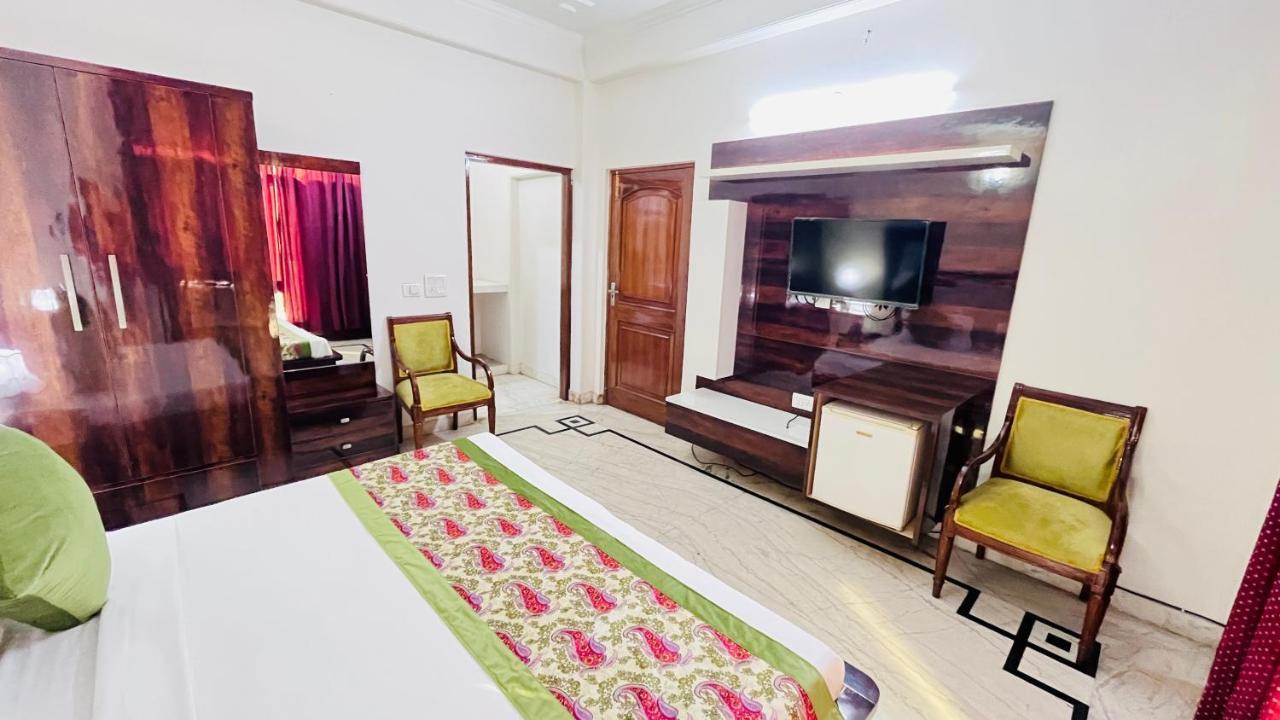 Hotel Starline Sector 28 Gurgaon Buitenkant foto