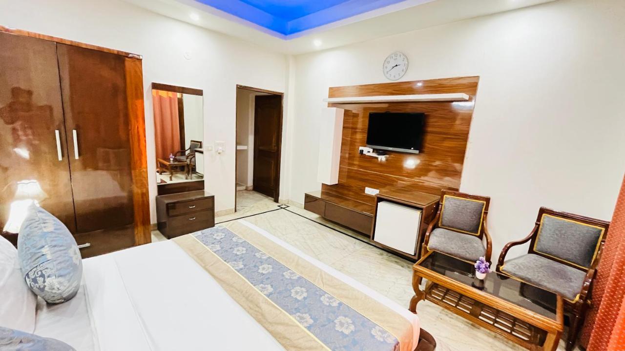 Hotel Starline Sector 28 Gurgaon Buitenkant foto