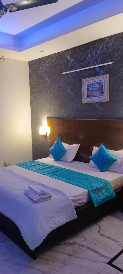 Hotel Starline Sector 28 Gurgaon Buitenkant foto